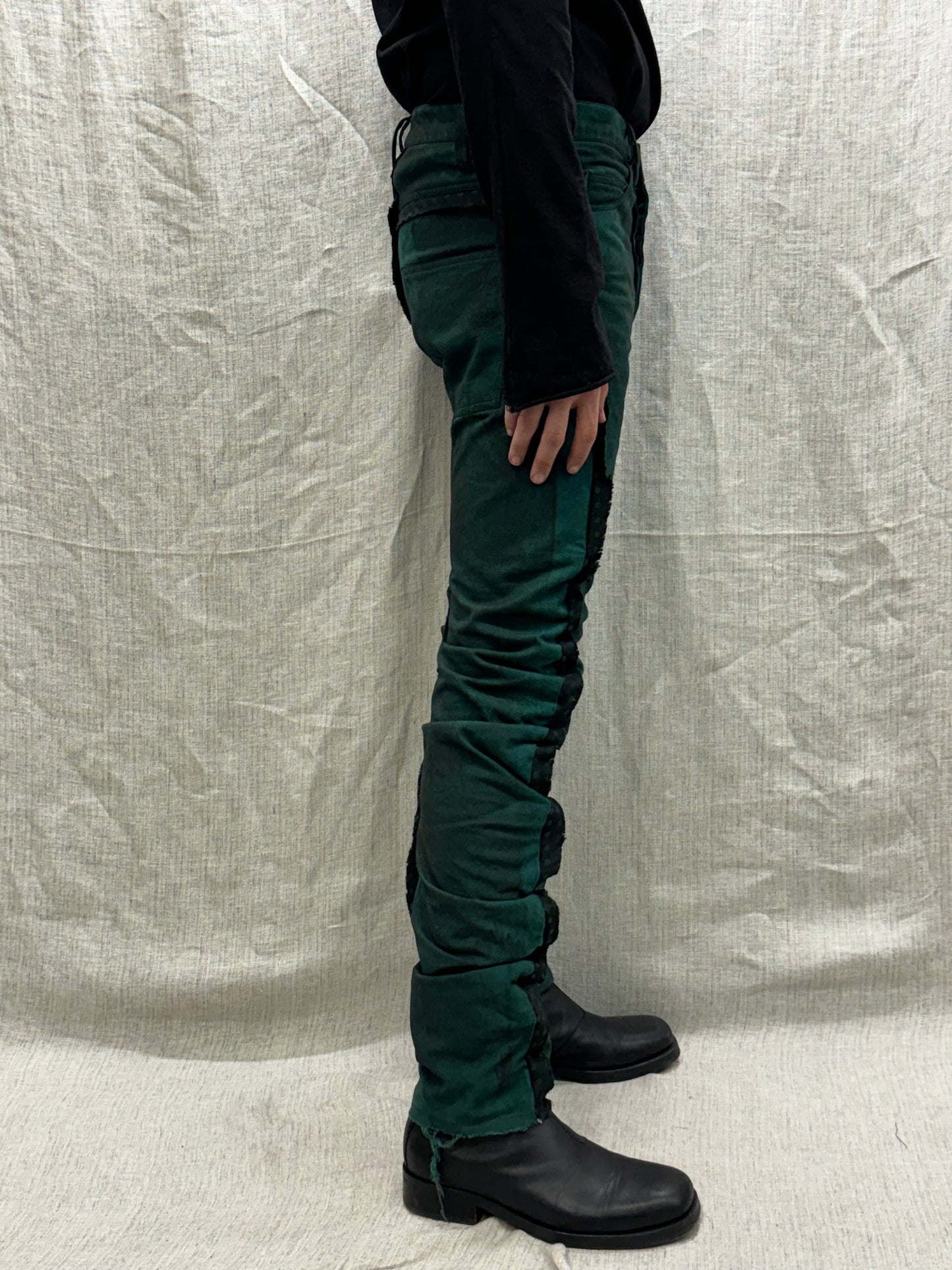 FW24 || SILK SEAMED DNA JEANS || GREEN