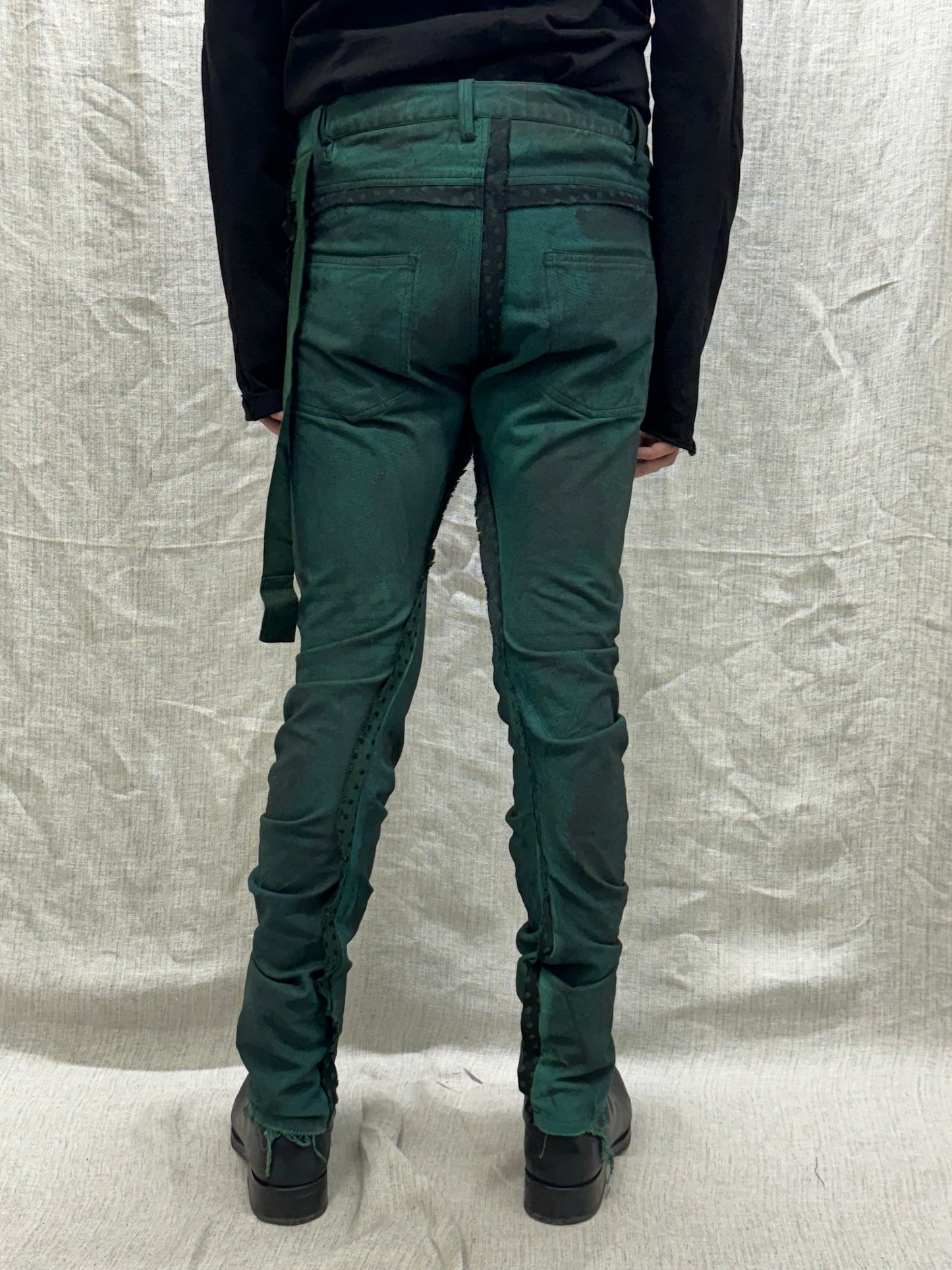 FW24 || SILK SEAMED DNA JEANS || GREEN