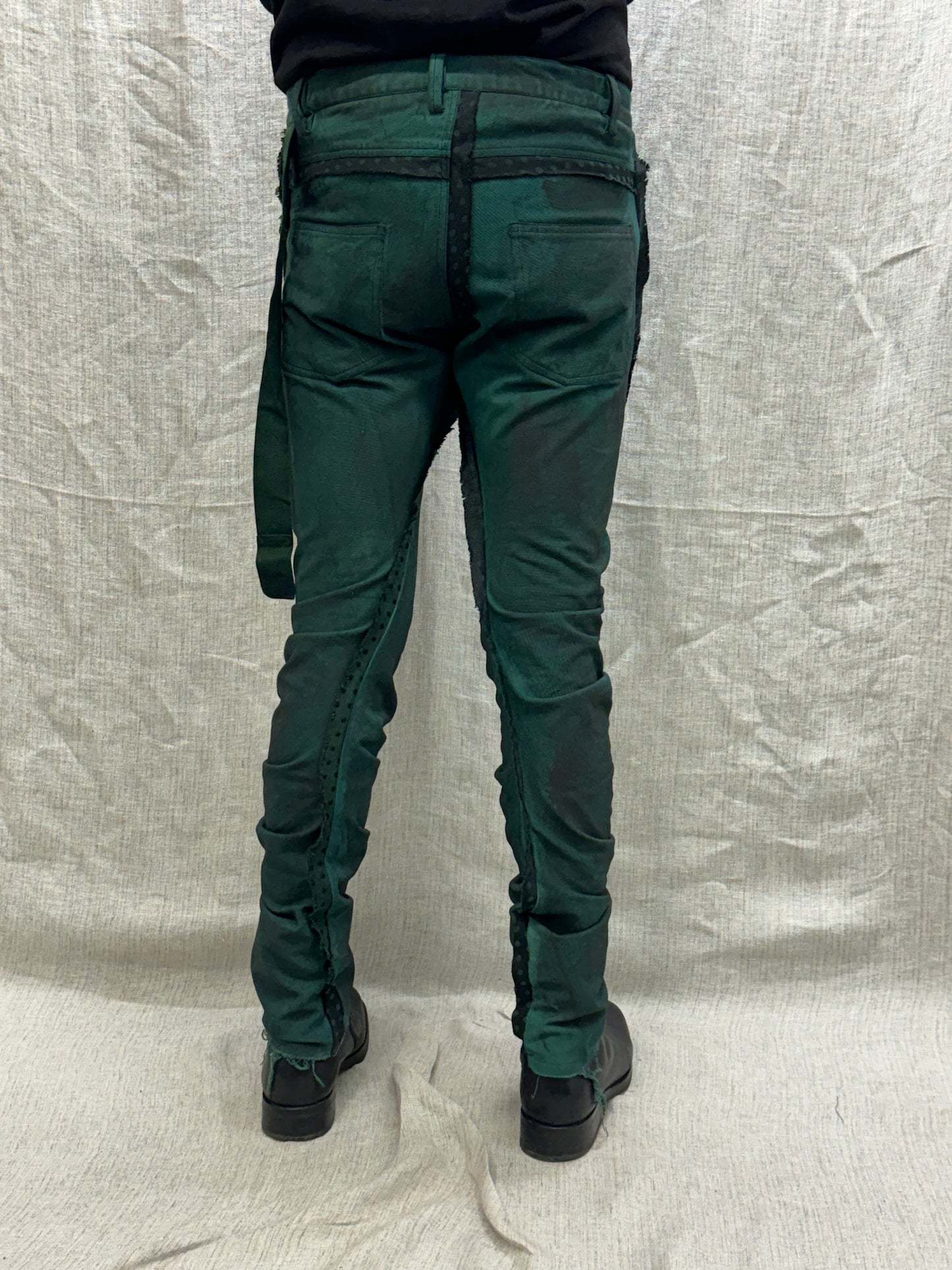 FW24 || SILK SEAMED DNA JEANS || GREEN