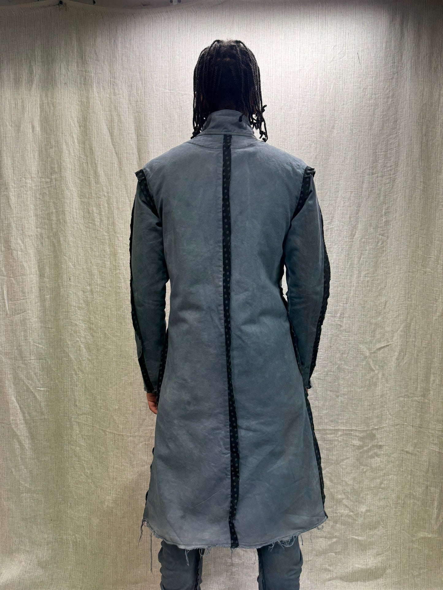 FW24 || SILK SEAMED FAULTED SHOULDER LONG COAT || GREY