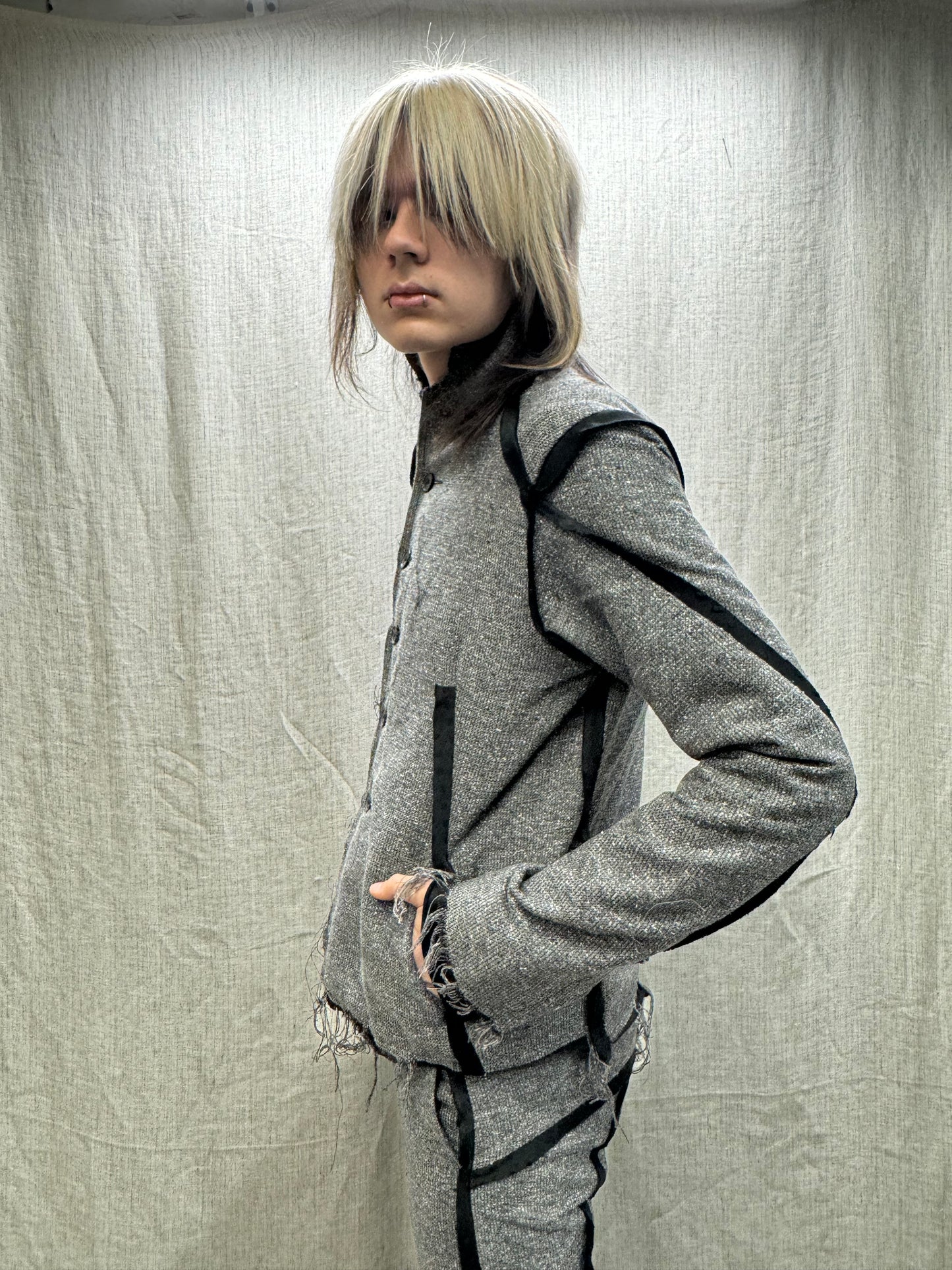 FW24 || PROTOLOGICAL ARCHETYPE SILK SEAMED SHIRT JACKET || GREY SILK