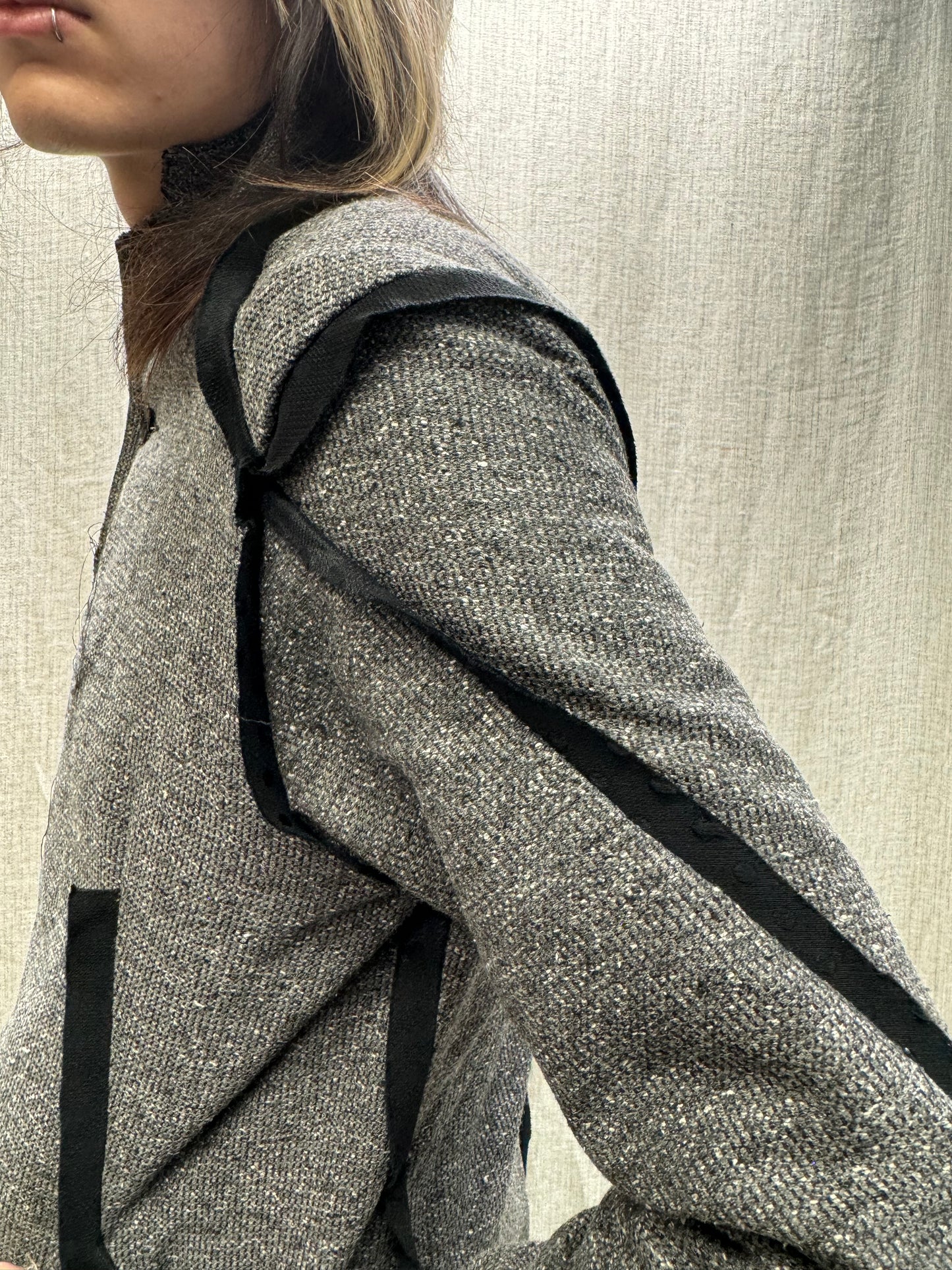 FW24 || PROTOLOGICAL ARCHETYPE SILK SEAMED SHIRT JACKET || GREY SILK