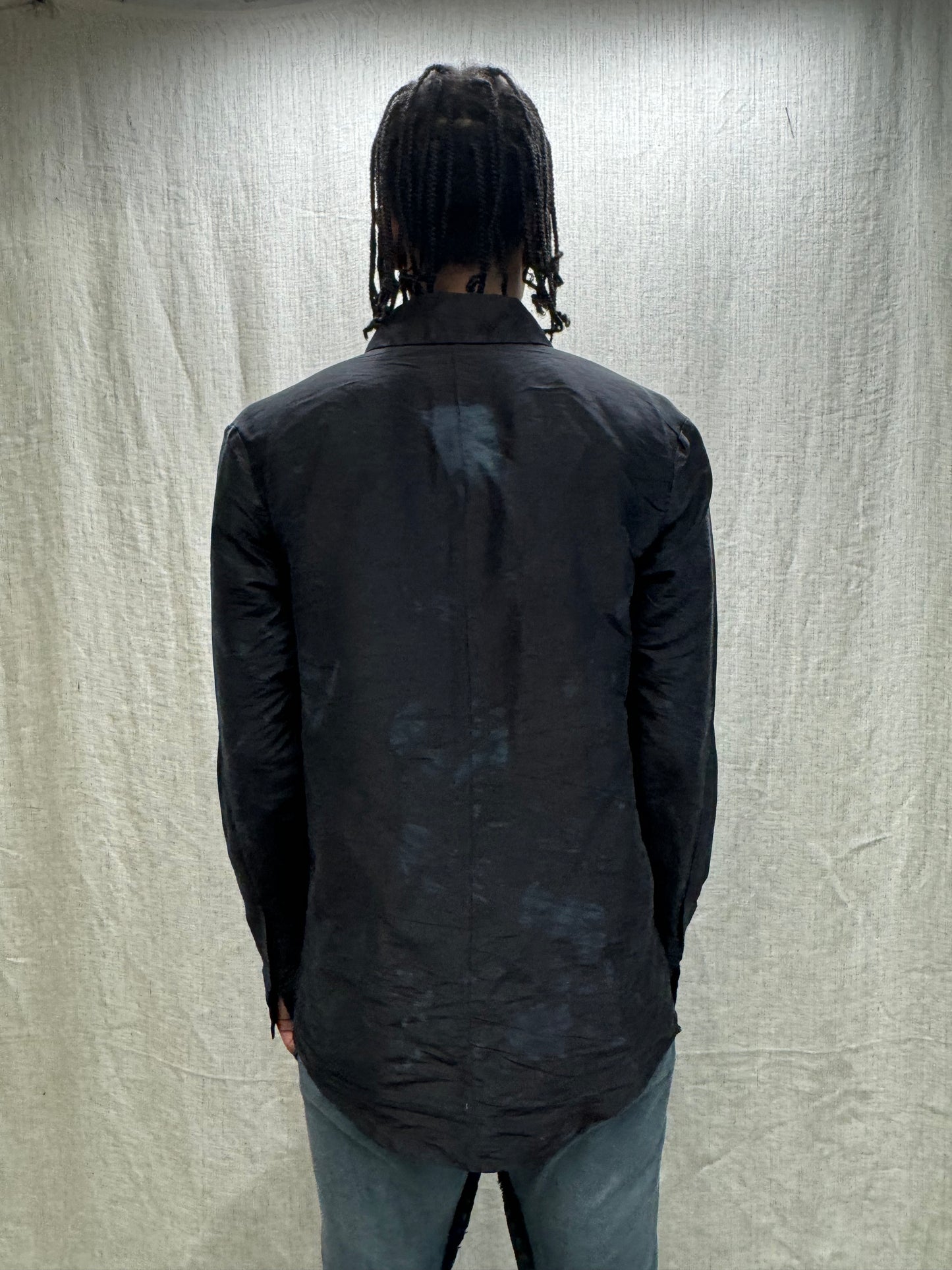 FW24 || FAULTED SHOULDER SILK SHIRT || OVERDYED BLACK