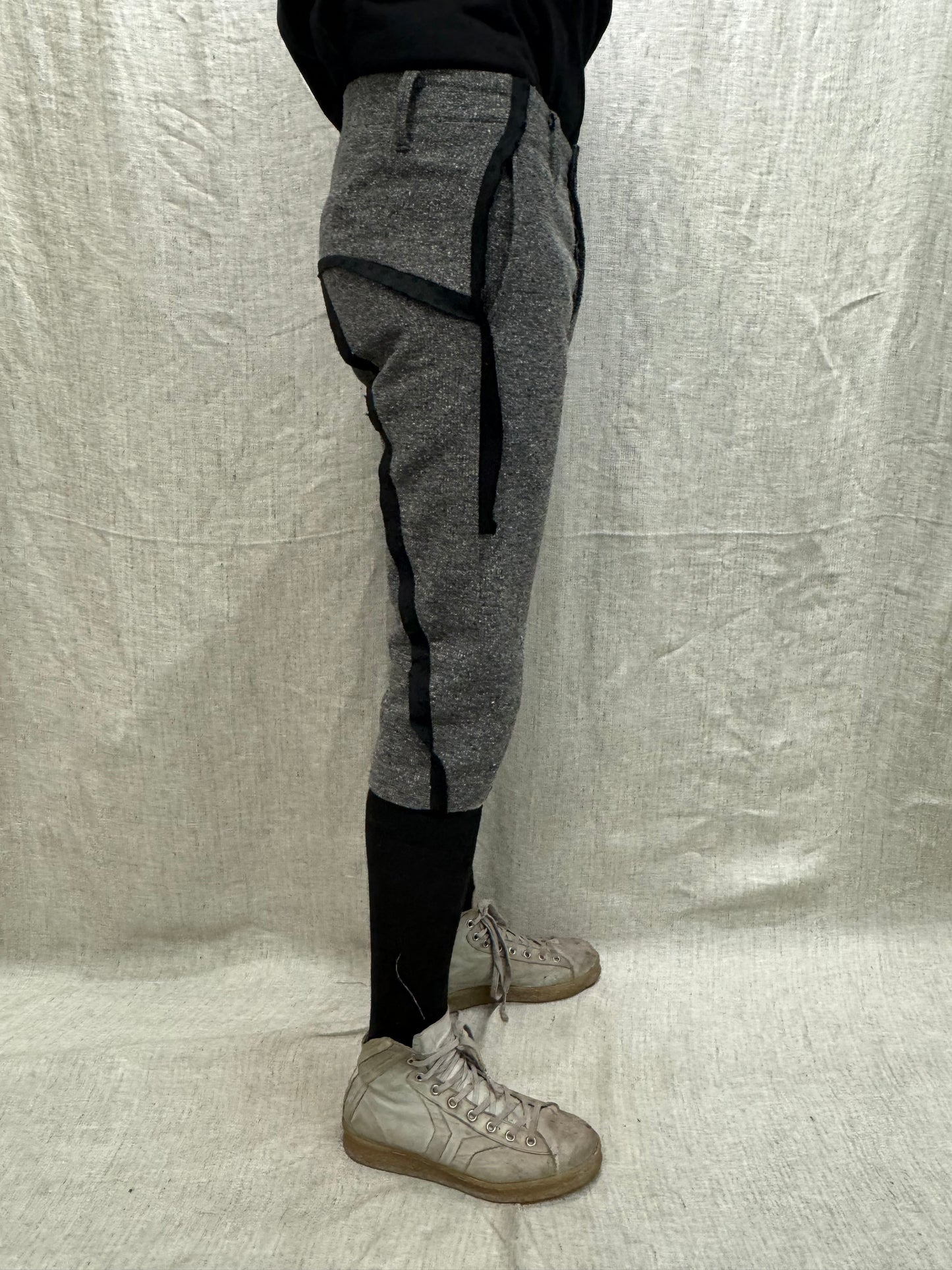 FW24 || SILK SEAMED CROPPED MINIMALIST PANTS || GREY SILK