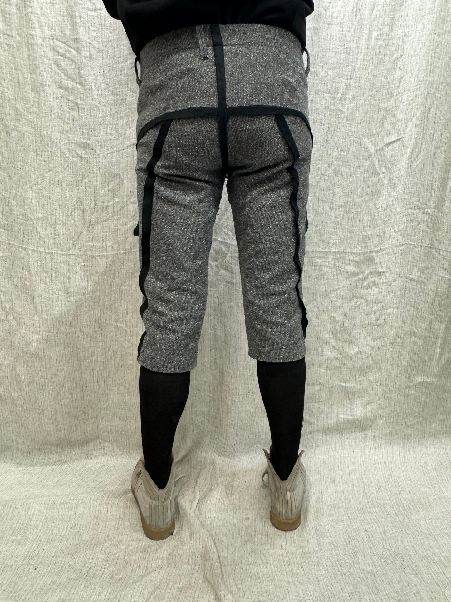 FW24 || SILK SEAMED CROPPED MINIMALIST PANTS || GREY SILK