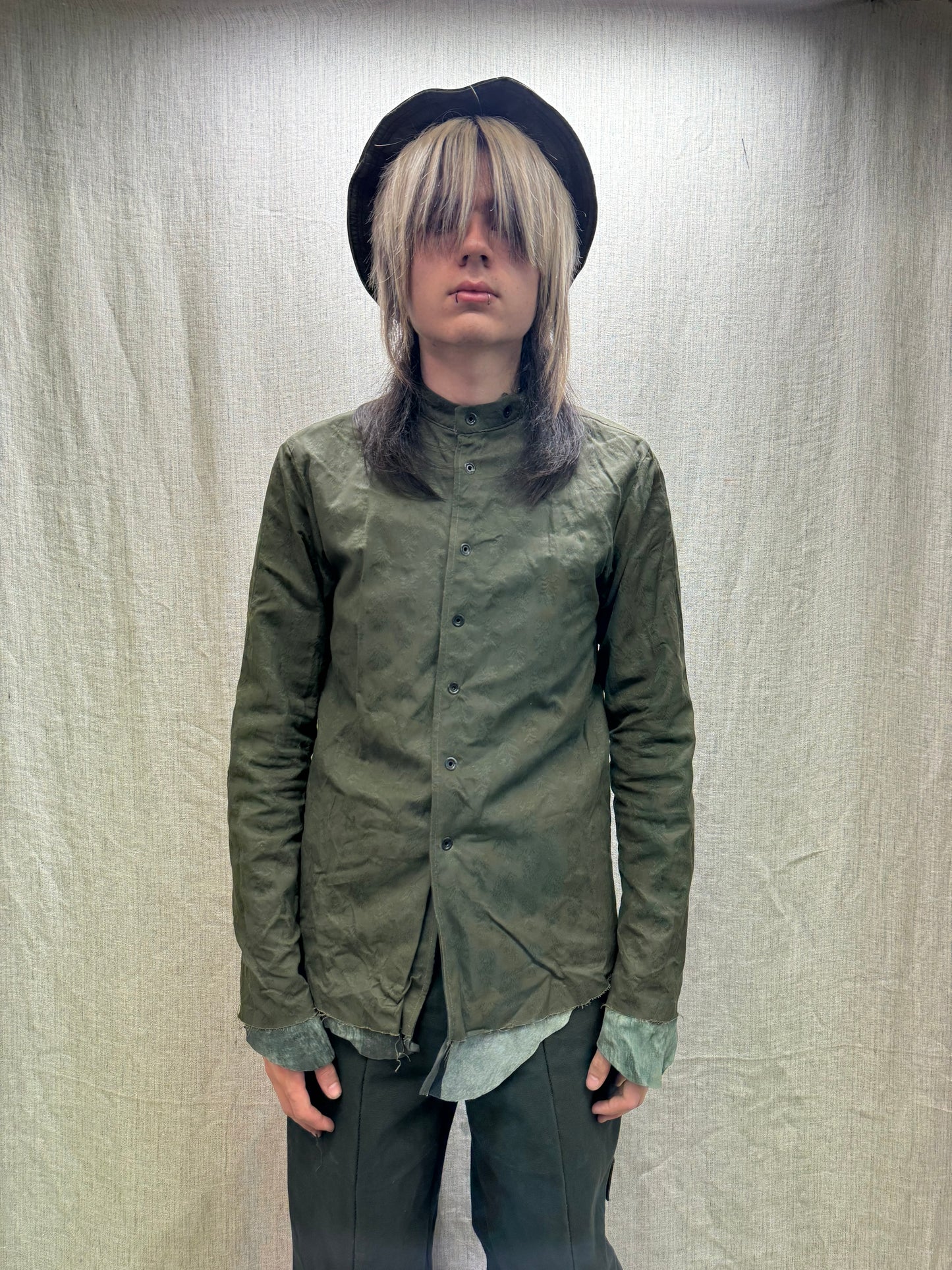 FW24 || FAULTED SHOULDER REVERSIBLE LEATHER SHIRT || GREEN