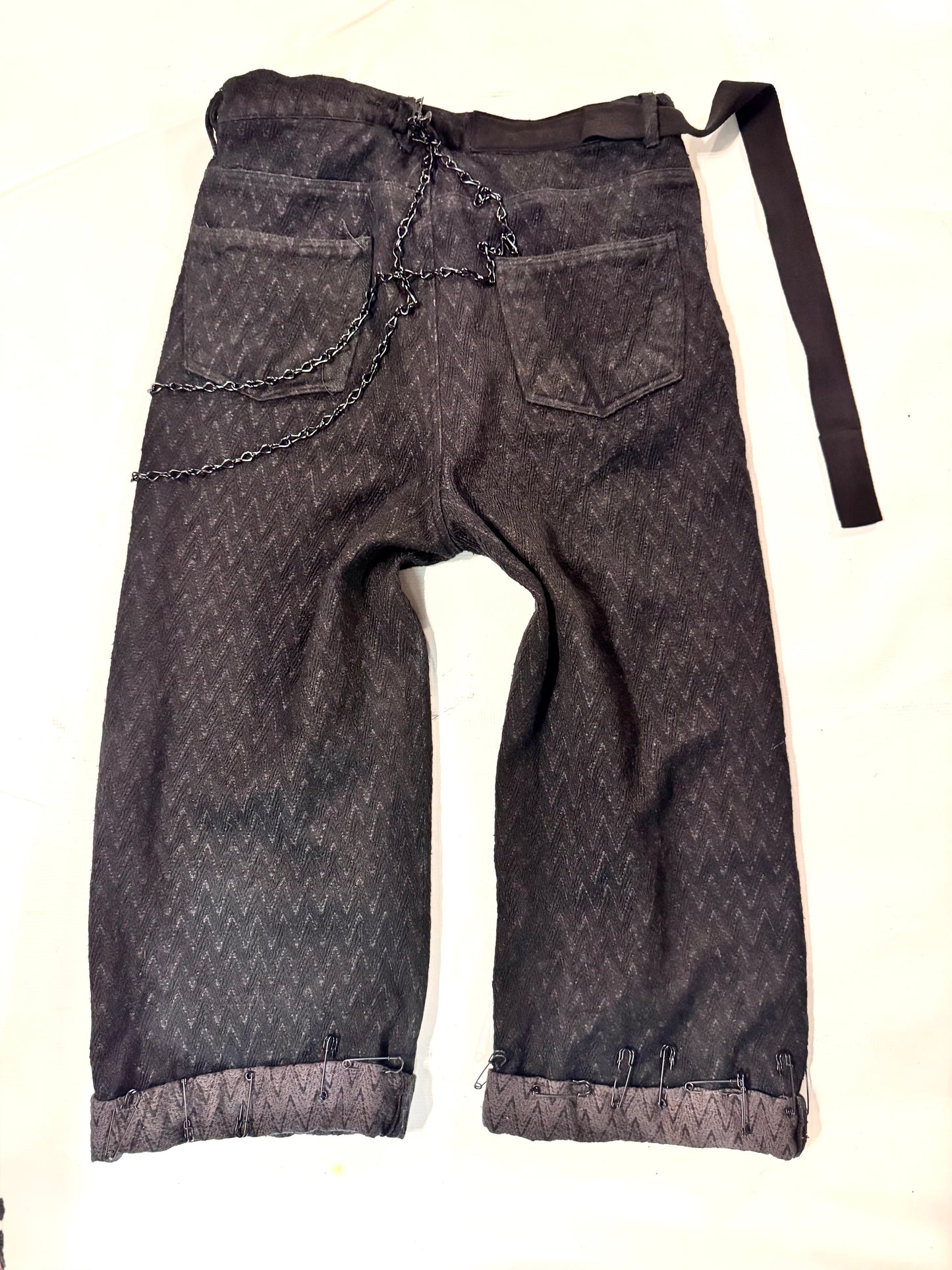 FW25 ||CROPPED PINNED HEM GODDE JEANS ||EMBROIDERED SILK ON LINEN