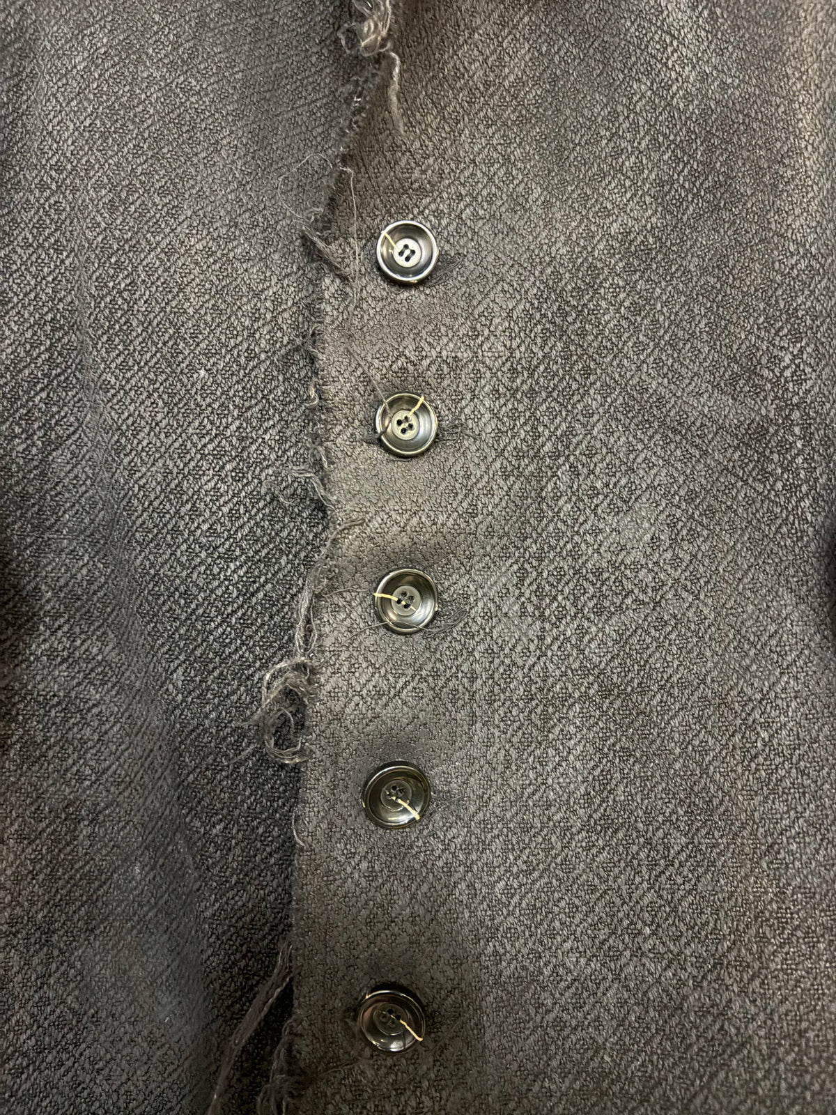 FW26 || DEKOLLETÉ MIT FEHLERN - DOPPELT GESTEPPTES SWEATSHIRT || SCHWARZE BAUMWOLLE