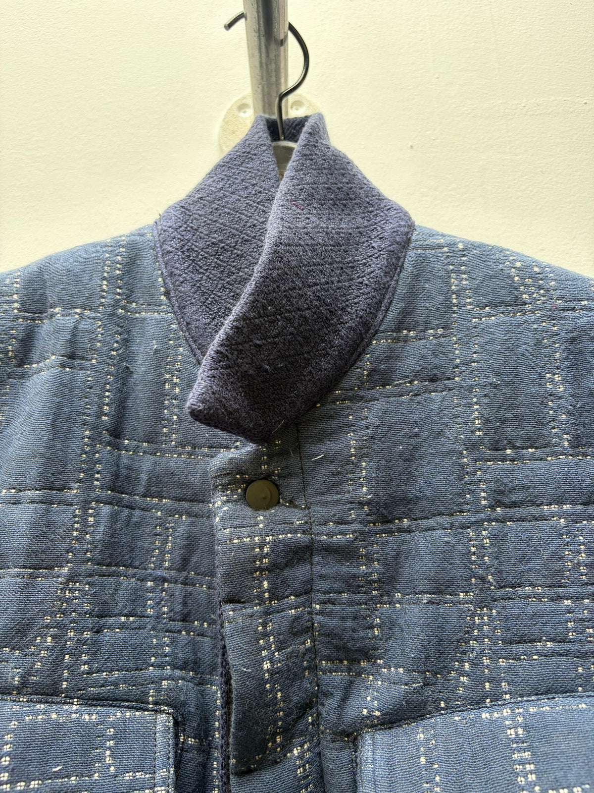 FW26 || DEKOLLETÉ MIT FEHLERN - DOPPELT GESTEPPTES SWEATSHIRT || SCHWARZE BAUMWOLLE