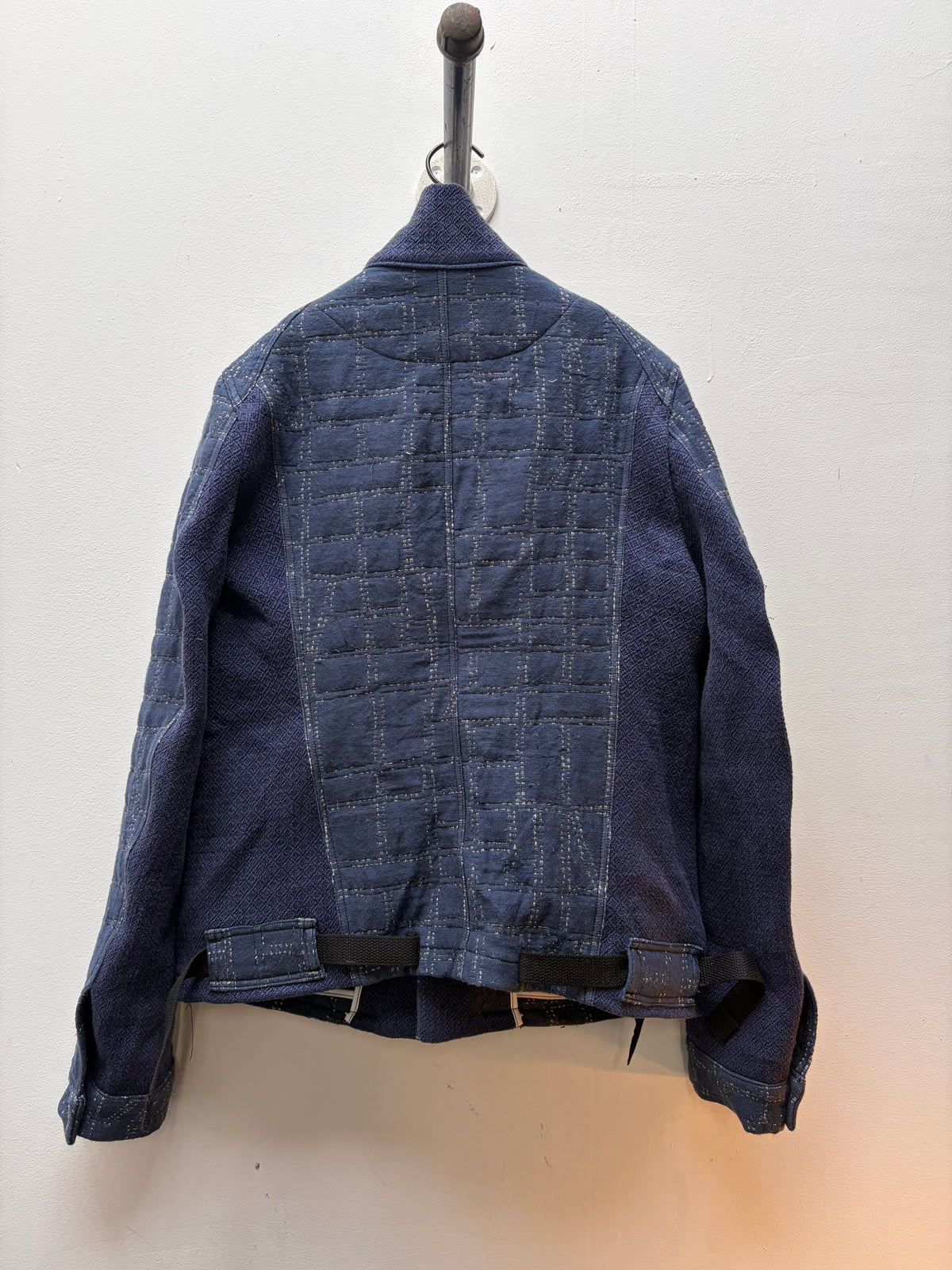 FW26 || DEKOLLETÉ MIT FEHLERN - DOPPELT GESTEPPTES SWEATSHIRT || SCHWARZE BAUMWOLLE