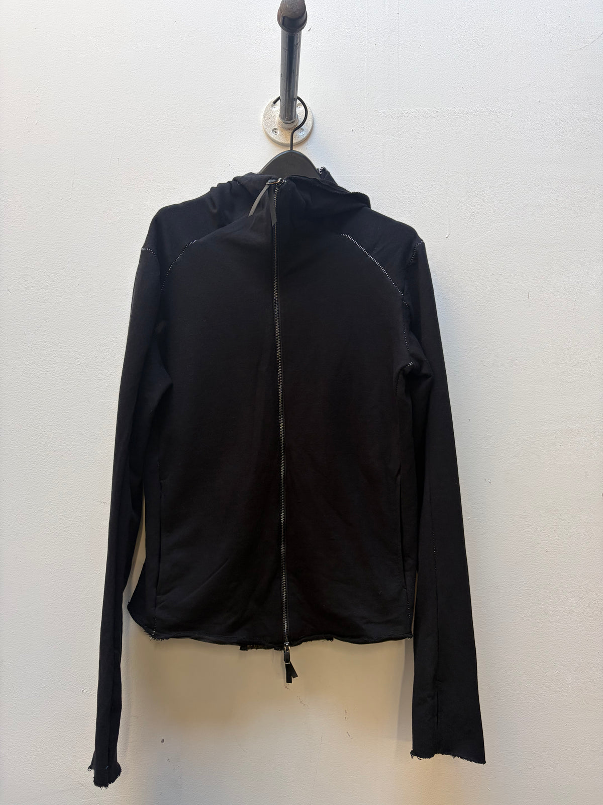 FW26  ||  HENRIKSSON CLASSIC || 100% COTTON || BLACK OVERLOCKED