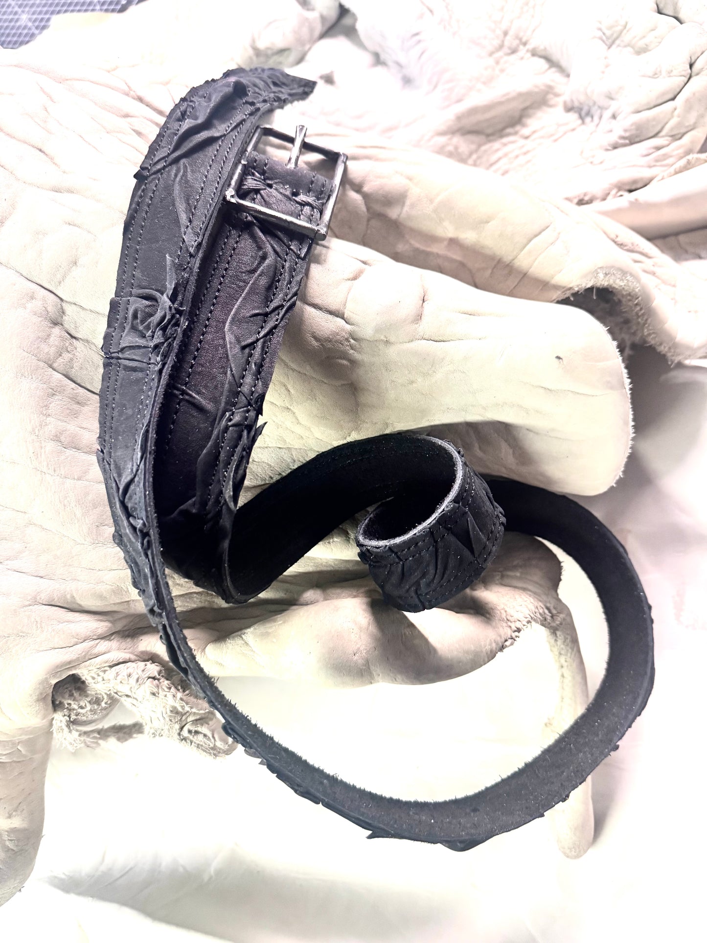 FW25 || KGN 13 1.5" BELT || BLACK - RUCHED SILK CALF