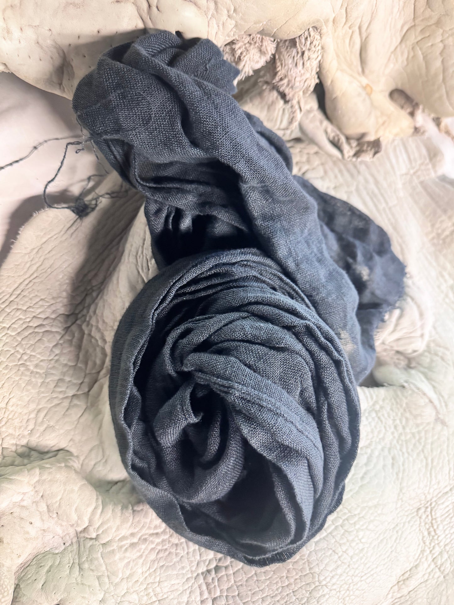 FW25 || CLASSIC LONG SLIM SCARF || LINEN - BLACK