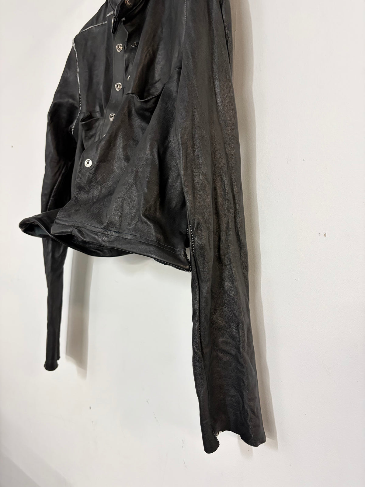 FS24 || SPITZREVERS 4-KNOPF-BLAZER MIT HERZSCHNITT || FLORAL