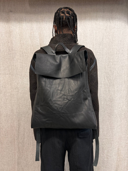 FW24 || SLIM PROFILE BACKPACK || BLACK HORSEHIDE