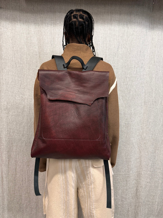 FW24 || SLIM PROFILE BACKPACK || MAROON BISON