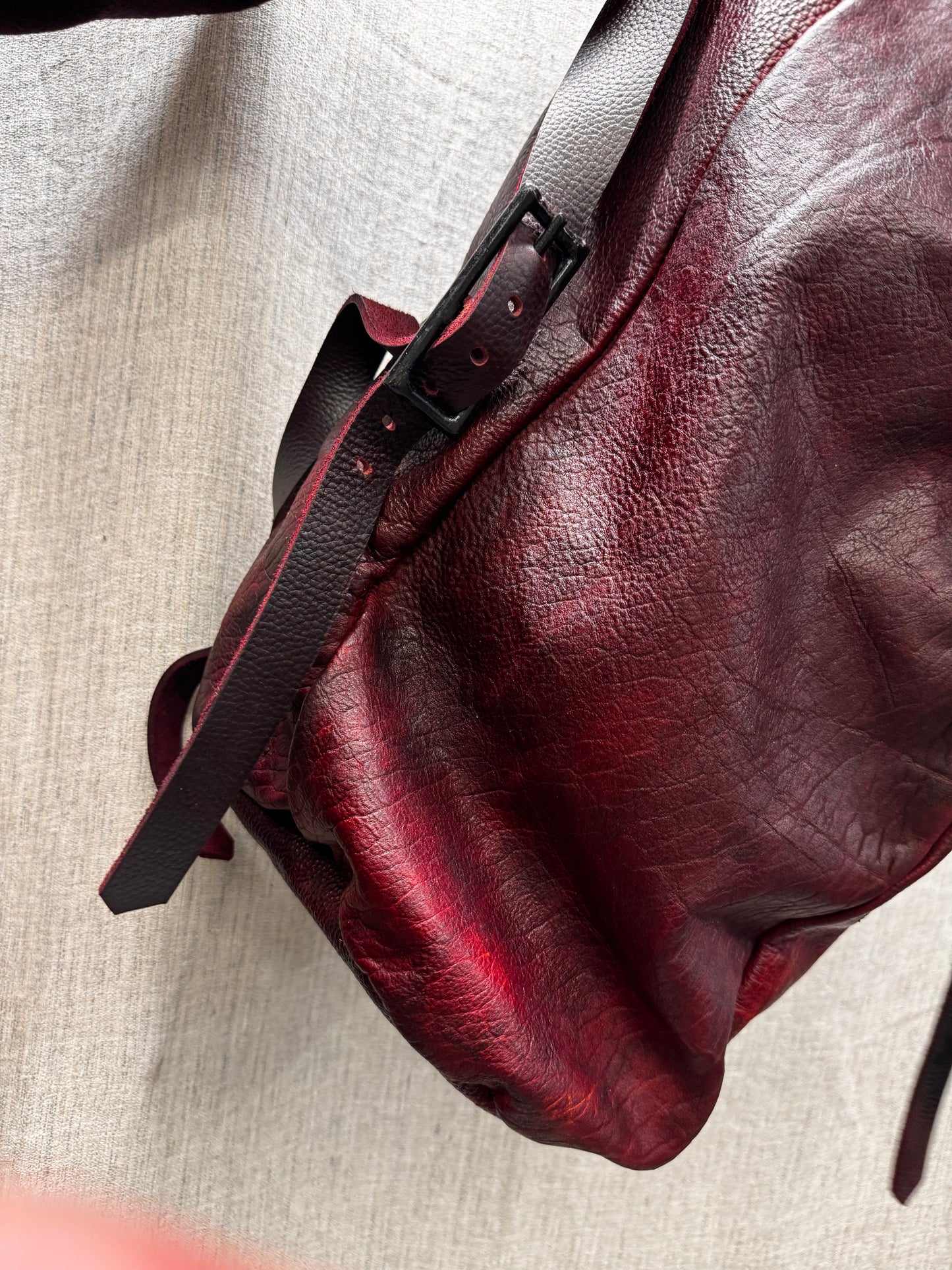 FW24 || ONE SHOULDER SLING BAG || HAND-TREATED BISON