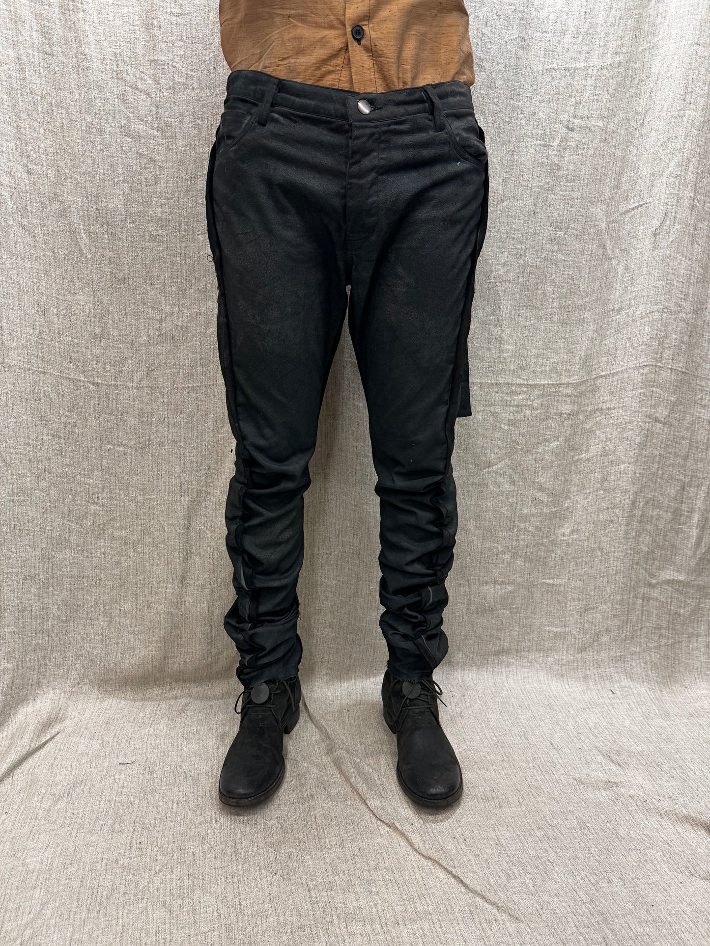 FW24 || SILK SEAMED DNA JEANS || BLACK