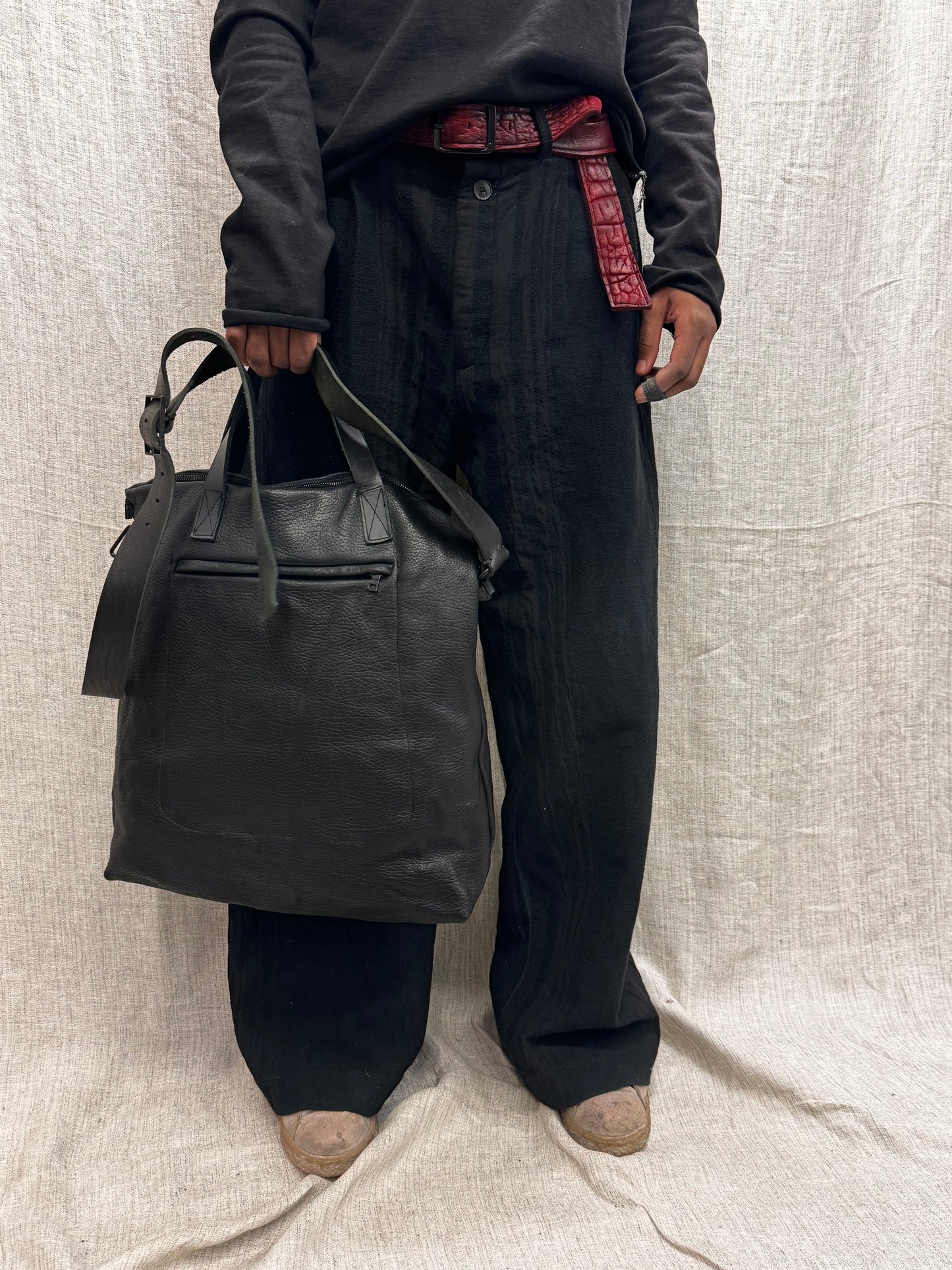 FW24 || BROOKLYNITE MESSENGER TOTE BAG || BLACK BISON