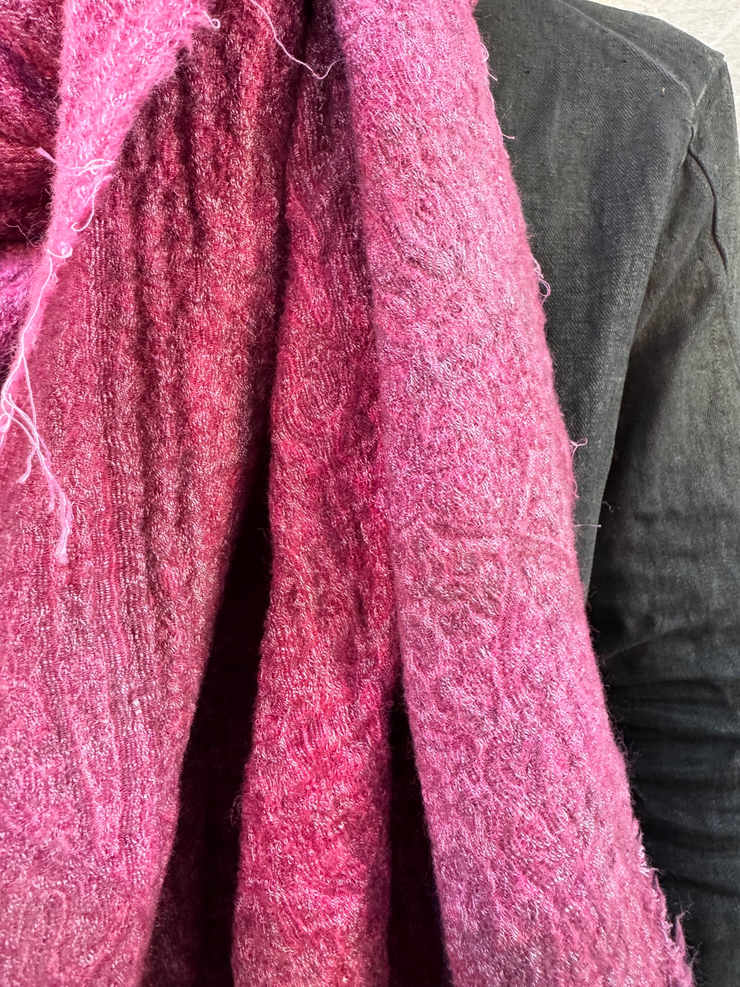 FW25 || LARGE BOILED WOOL BROCADE STOLE || RED