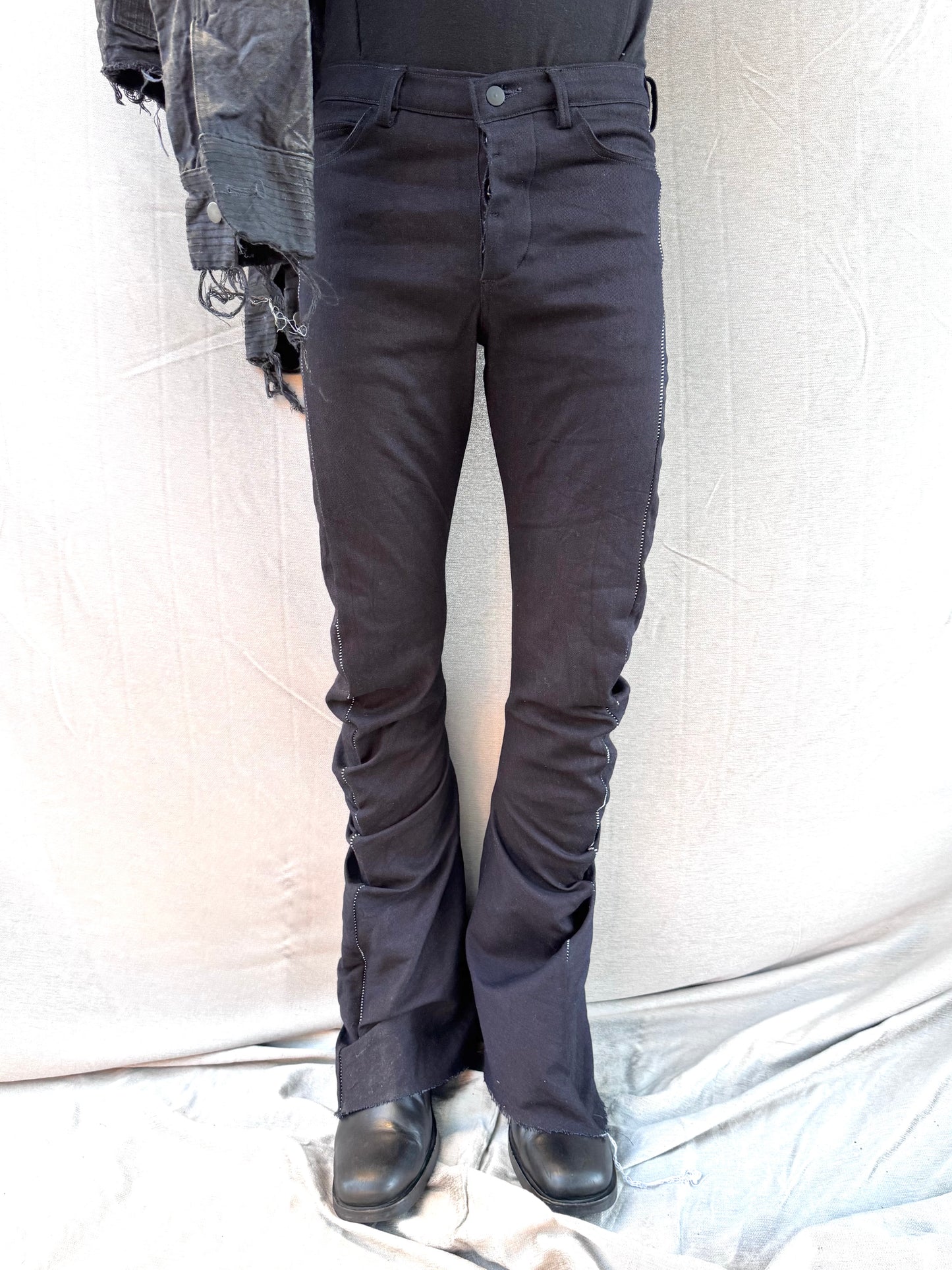 FW25 ||  BOOT CUT OVERLOCKED  DNA JEANS ||BLACK - OVERDYED