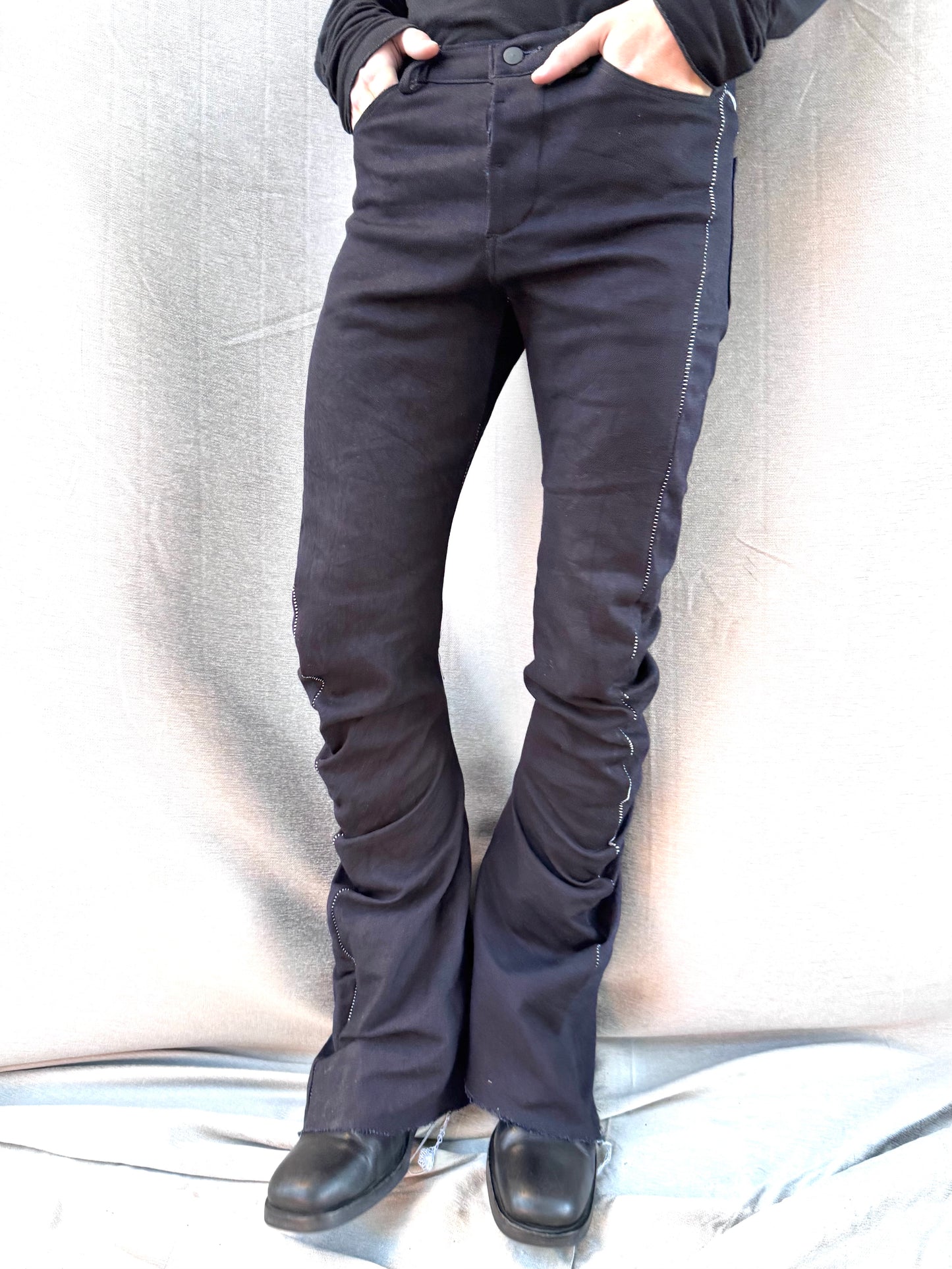 FW25 ||  BOOT CUT OVERLOCKED  DNA JEANS ||BLACK - OVERDYED
