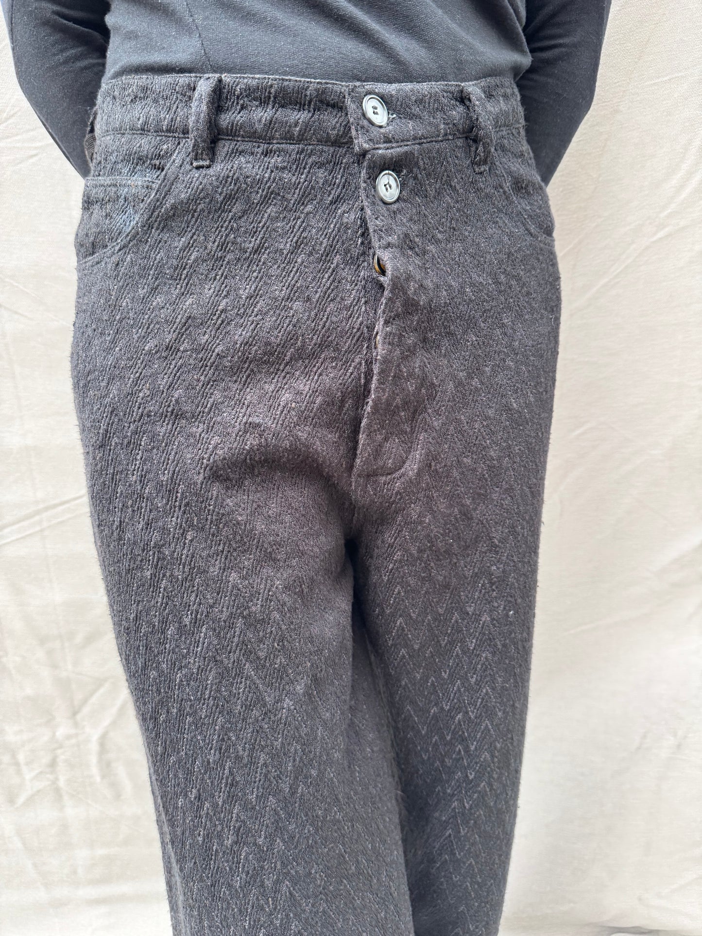 FW25 ||CROPPED PINNED HEM GODDE JEANS ||EMBROIDERED SILK ON LINEN