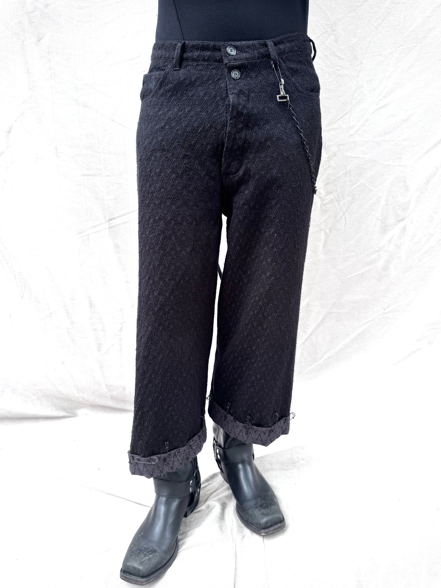 FW25 ||CROPPED PINNED HEM GODDE JEANS ||EMBROIDERED SILK ON LINEN