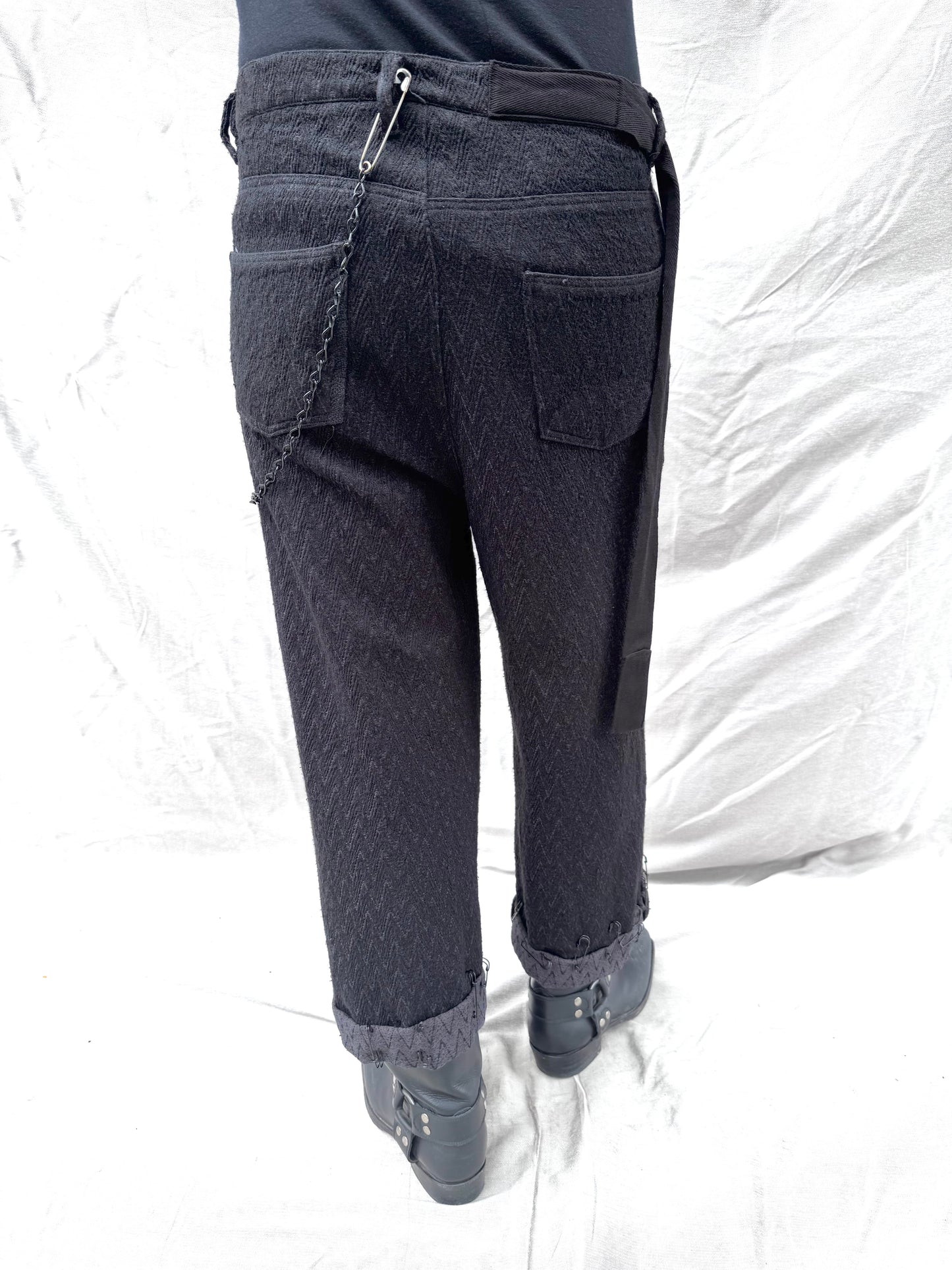 FW25 ||CROPPED PINNED HEM GODDE JEANS ||EMBROIDERED SILK ON LINEN