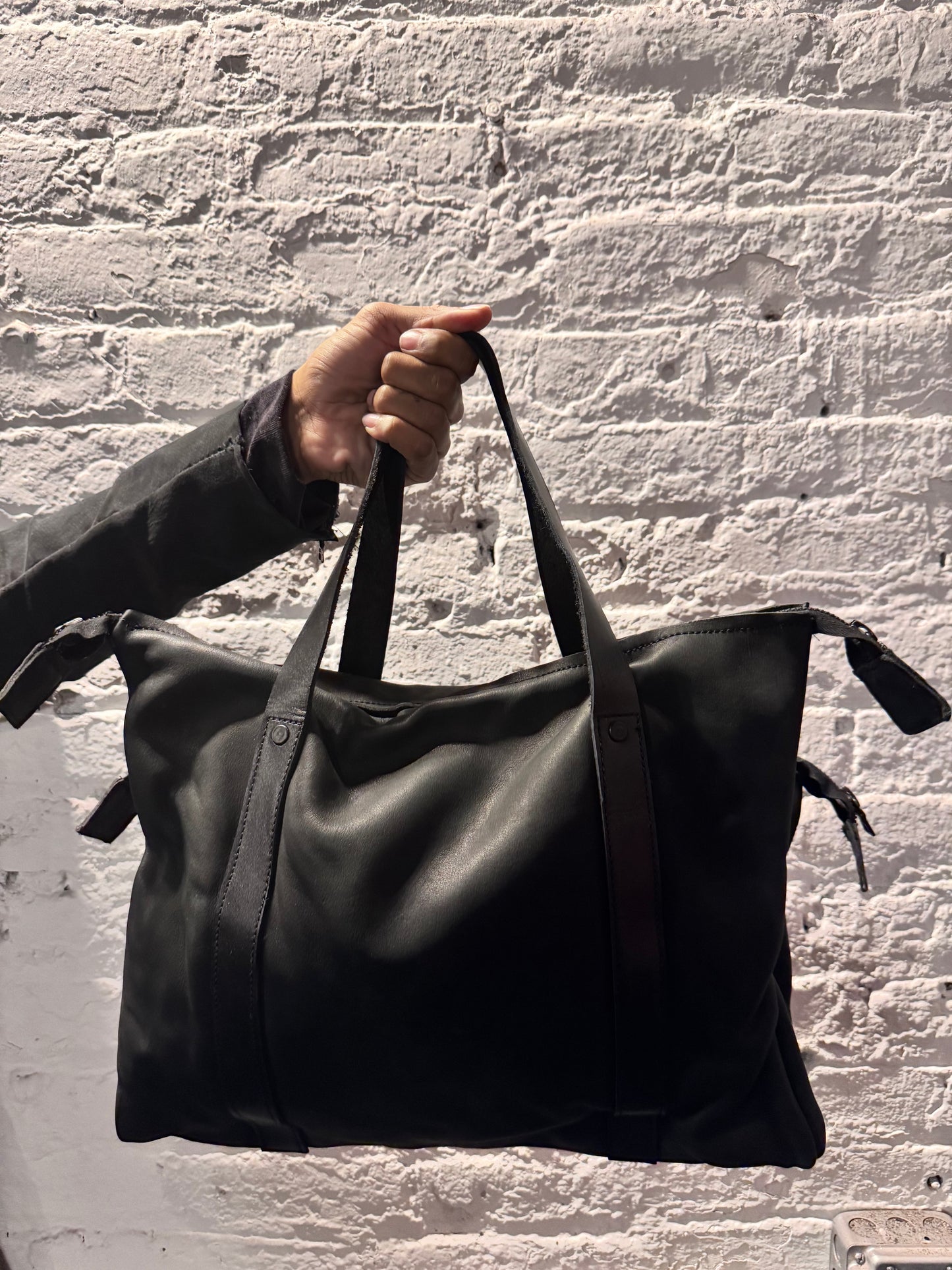 FW25 || SIAMESE || BLACK COWHIDE