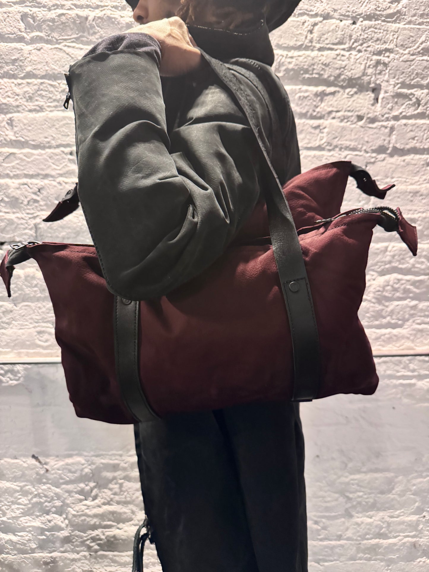 FW25 || SIAMESE || MAROON ELK HIDE