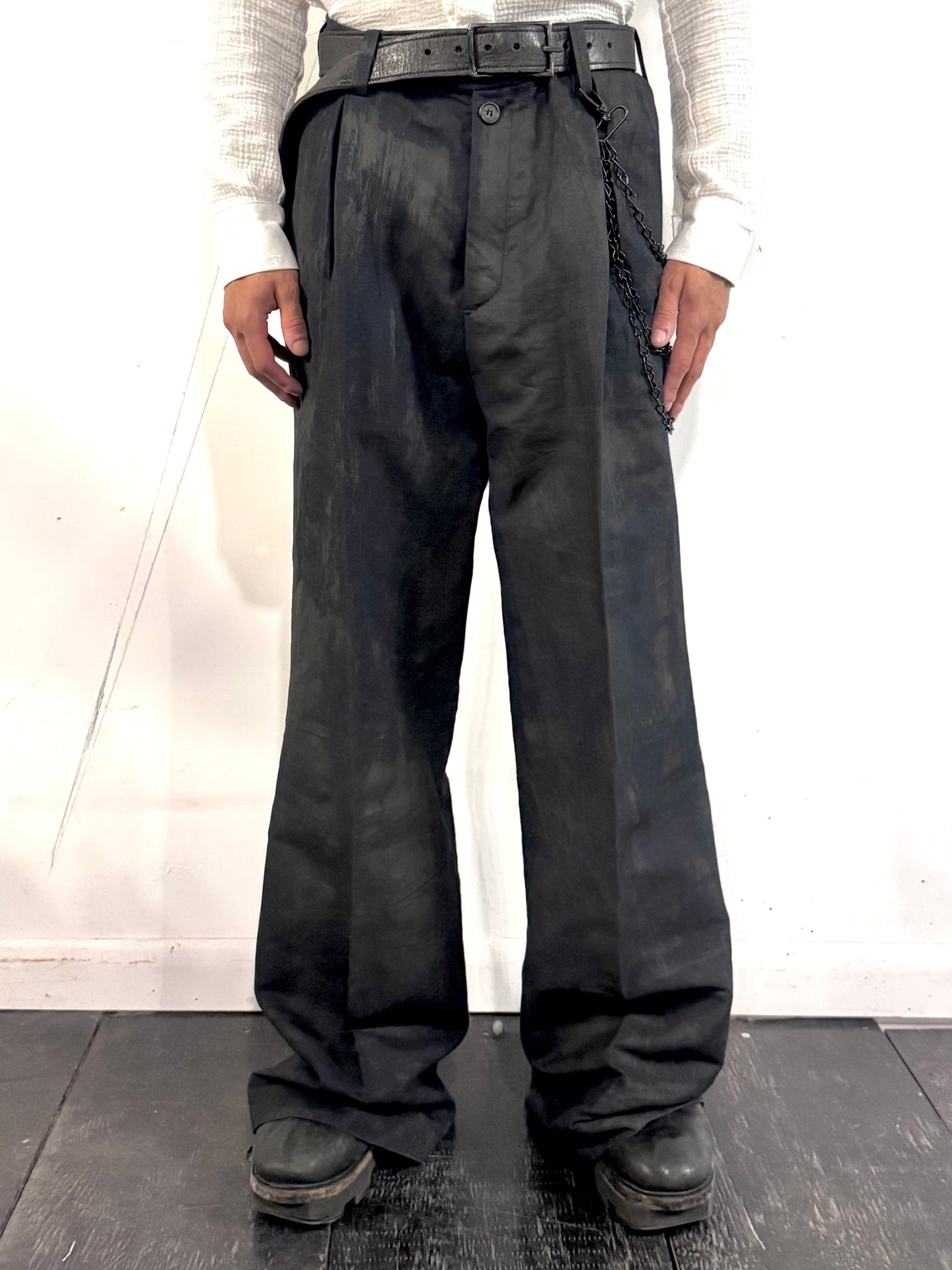 SS26 || PLEATED GODDE PANTS || VOLCANIC COATED COTTON LINEN
