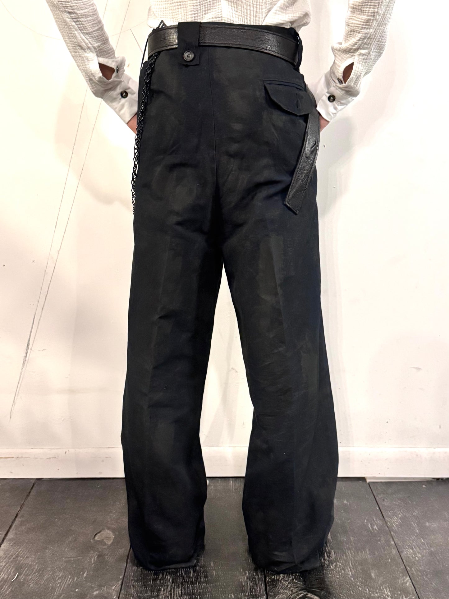 SS26 || PLEATED GODDE PANTS || VOLCANIC COATED COTTON LINEN