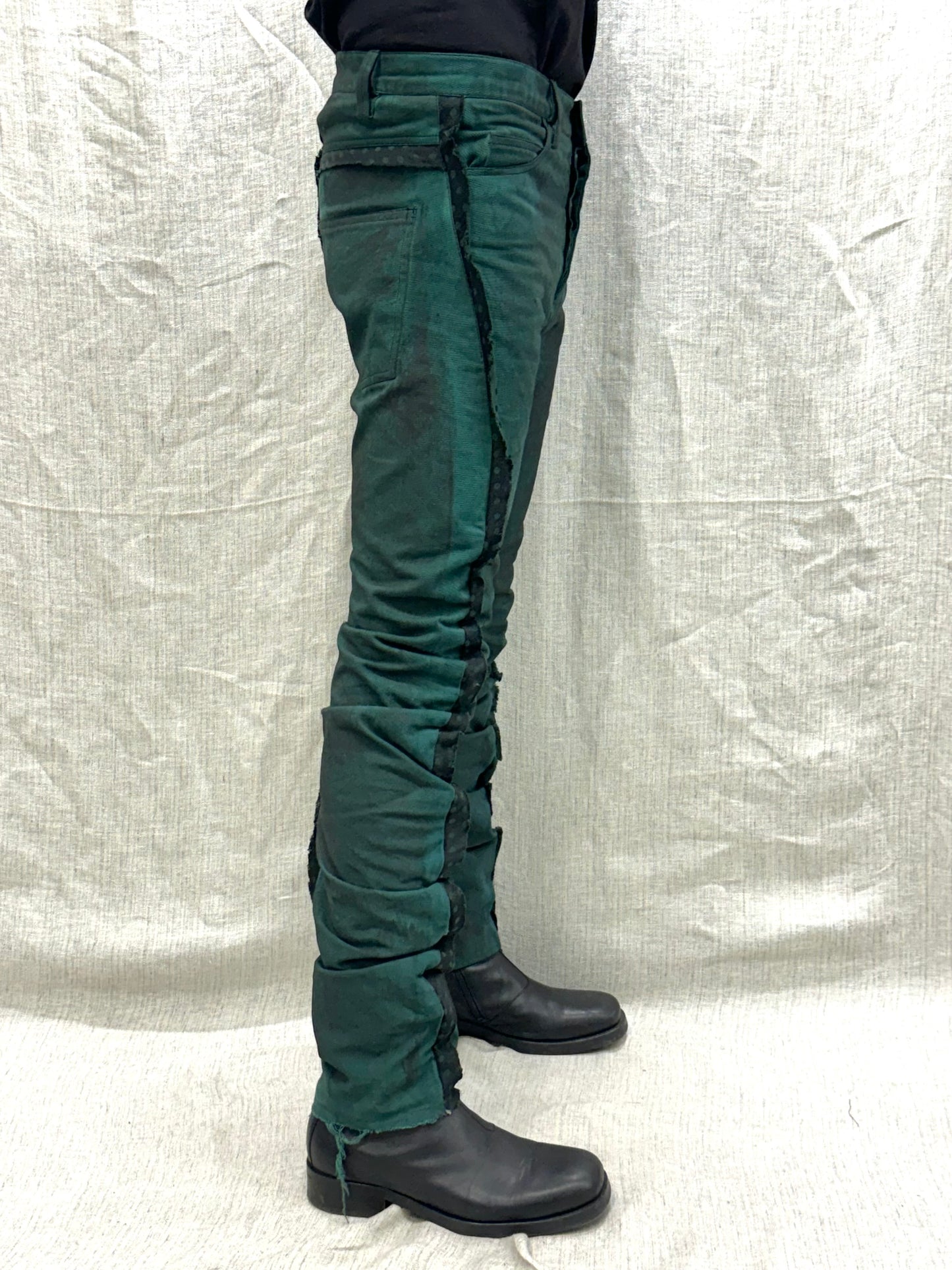 FW24 || SILK SEAMED DNA JEANS || GREEN