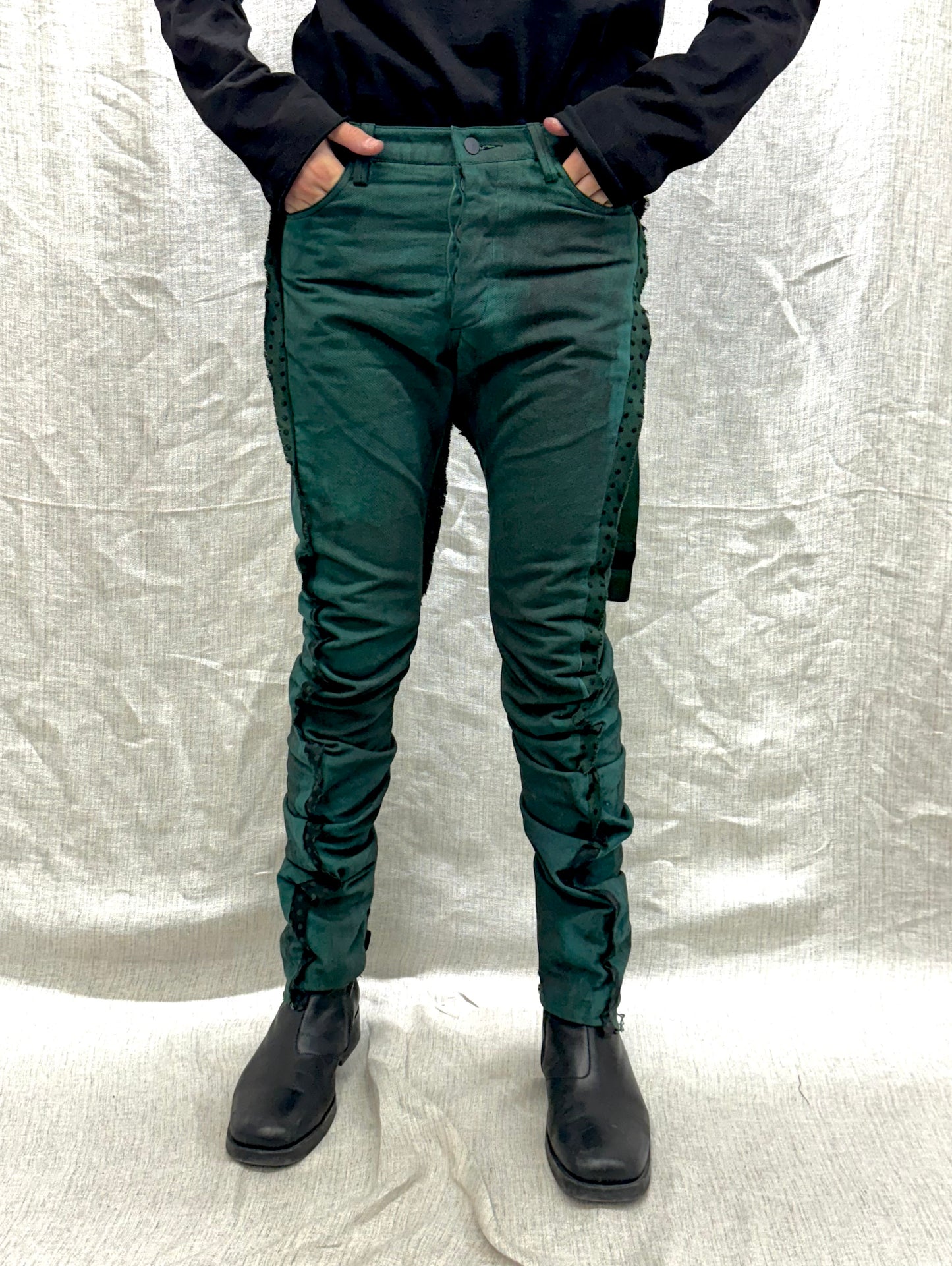 FW24 || SILK SEAMED DNA JEANS || GREEN