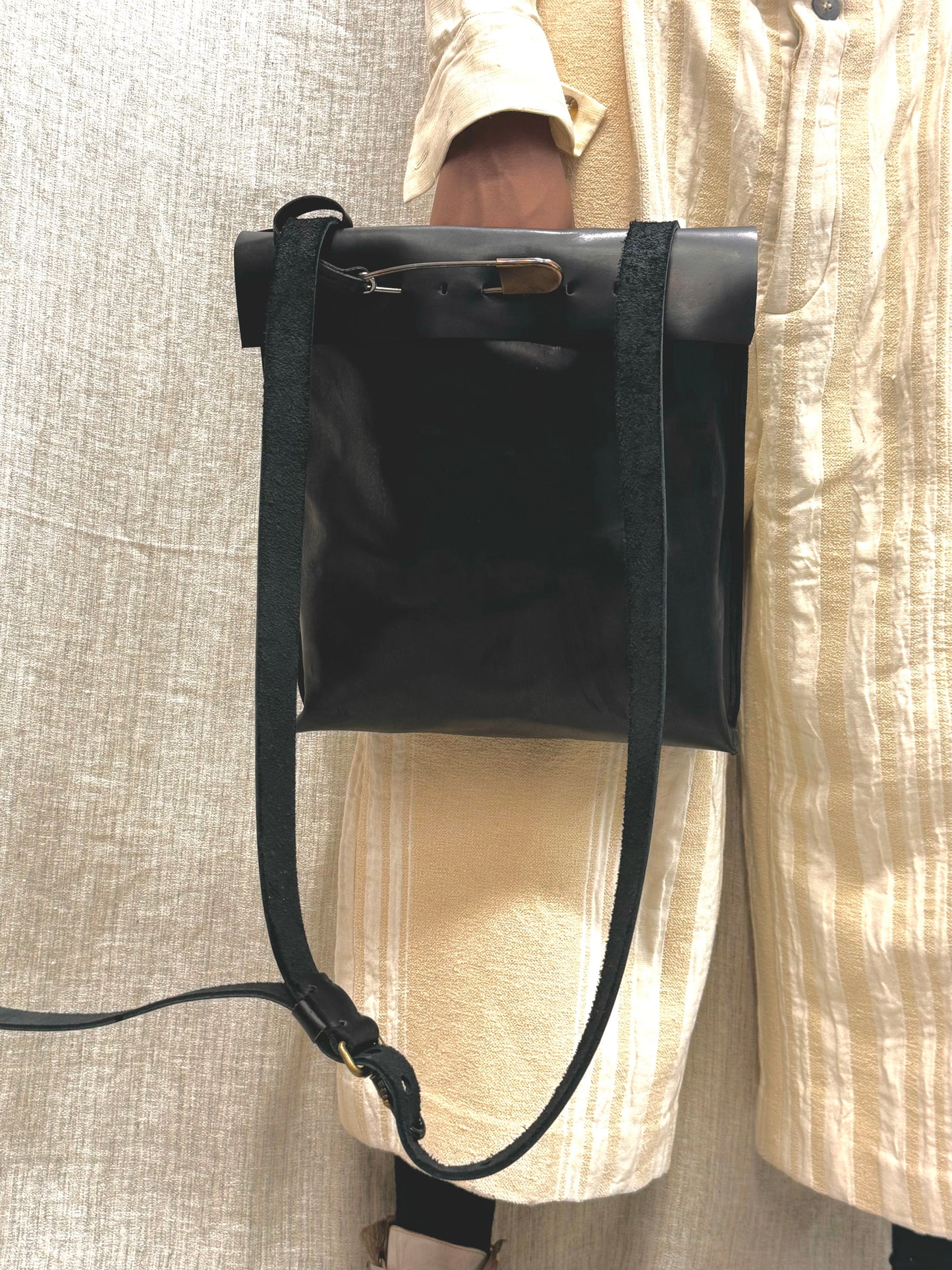 FW24 || LECTOR LEATHER BAG || BLACK HORSE