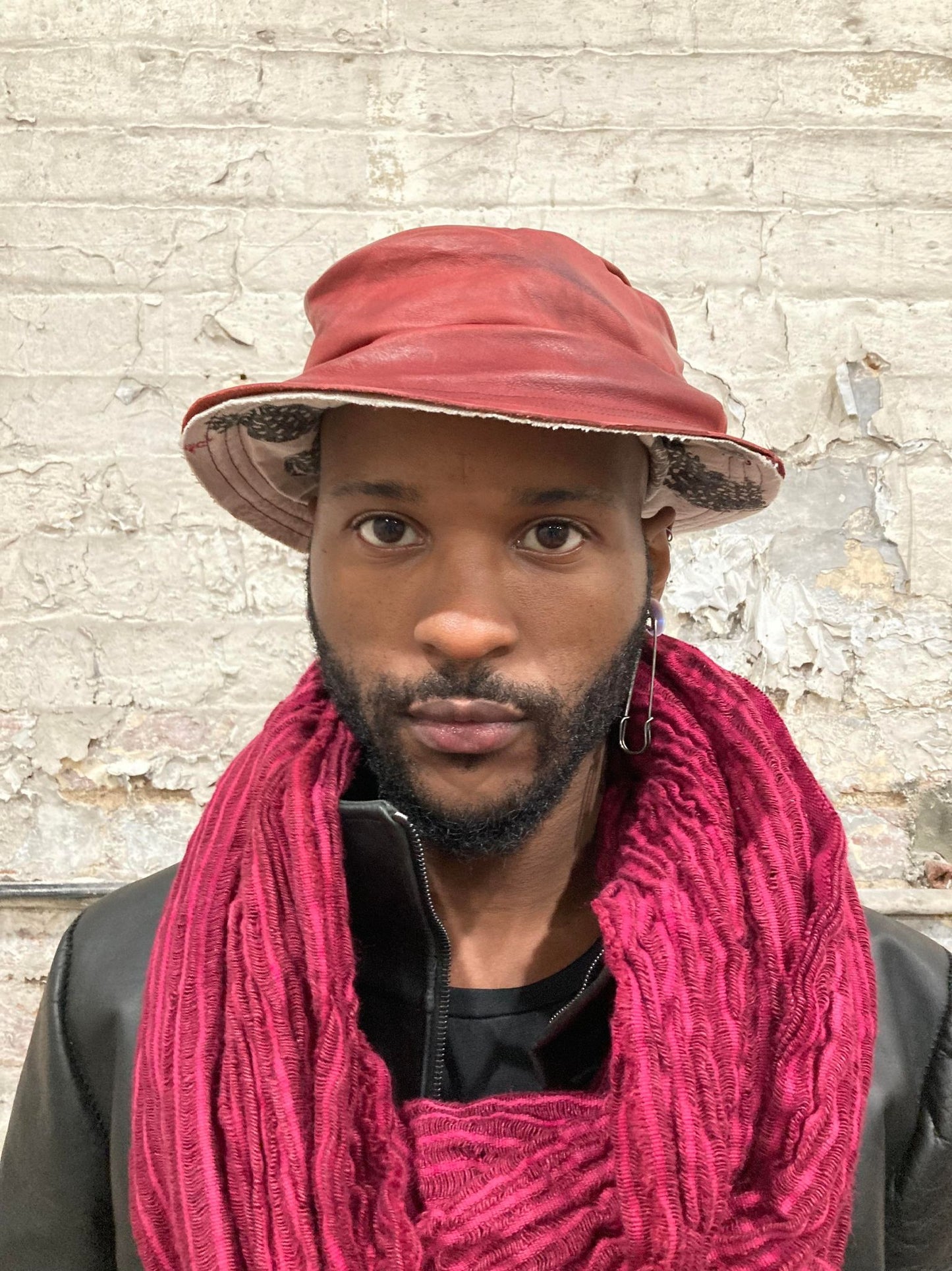 21.2 - LEATHER + LINEN REVERSIBLE BUCKET HAT - MAROON